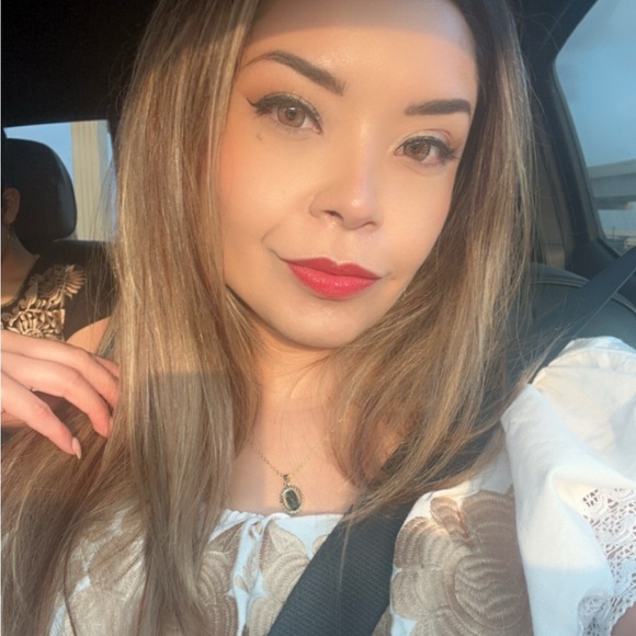 Meet your Posher, Monica - Picture 2 of 2